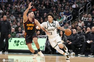 字母31+9里萨谢新高36分 杨19+19老鹰送雄鹿4连败